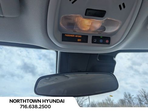 Used 2025 Chevrolet Trax LS FWD image 22