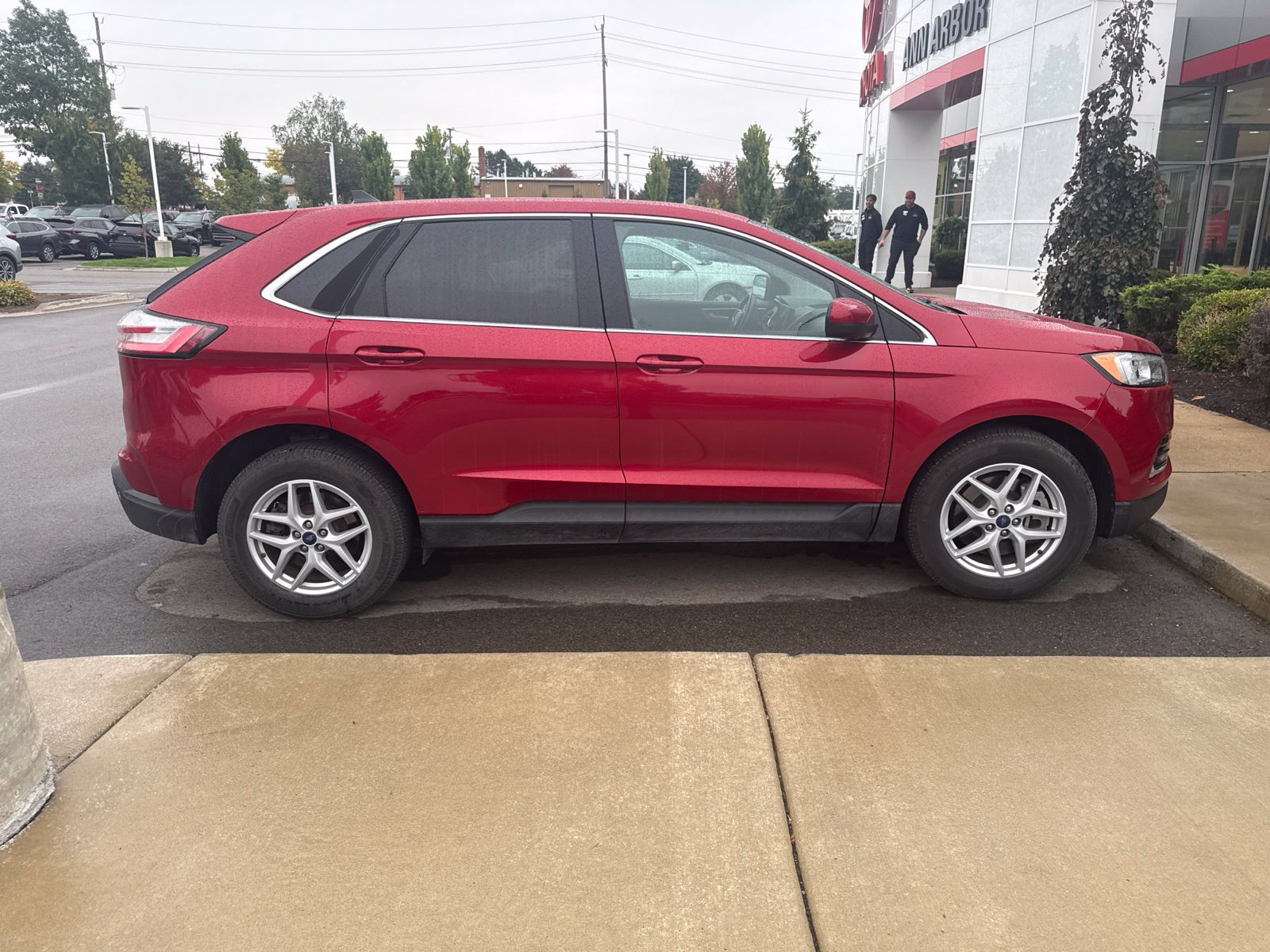 Used 2021 Ford Edge SEL w/ Convenience Package AWD/4WD image 4