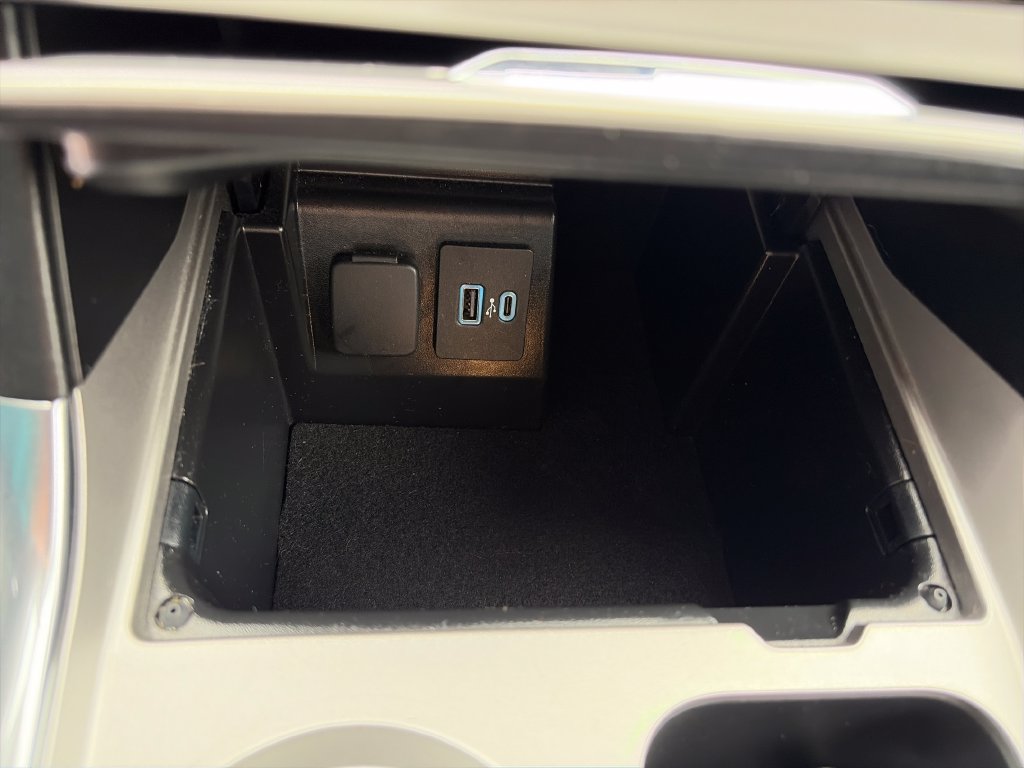 Used 2023 Ford Explorer XLT w/ Equipment Group 202A AWD/4WD image 22