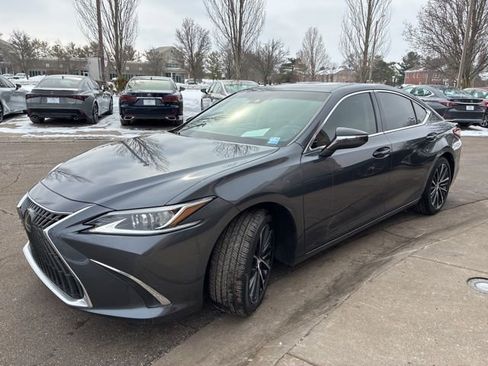 Used 2024 Lexus ES 350 w/ Premium Package FWD image 2