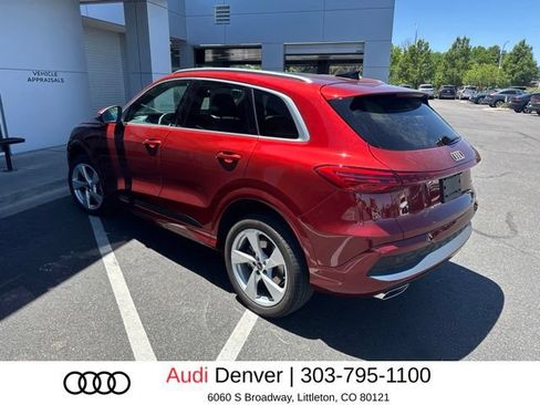 Used 2025 Audi Q5 Premium Plus w/ Premium Plus AWD/4WD image 3