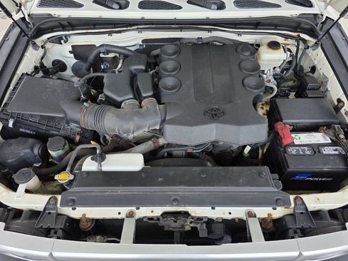 Used 2013 Toyota FJ Cruiser 4WD w/ Upgrade Pkg image 35