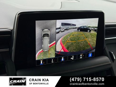 Used 2022 GMC Yukon AT4 w/ Technology Package AWD/4WD image 18