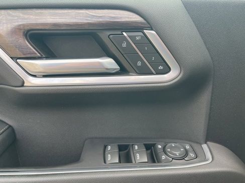 Used 2022 Chevrolet Silverado 1500 LTZ w/ LTZ Premium Package image 15