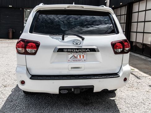 Used 2020 Toyota Sequoia Platinum RWD image 9