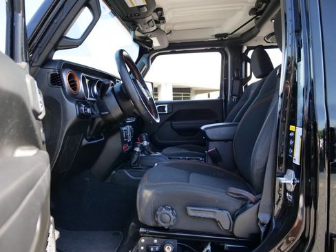 Used 2023 Jeep Gladiator Mojave w/ Cold Weather Group AWD/4WD image 32