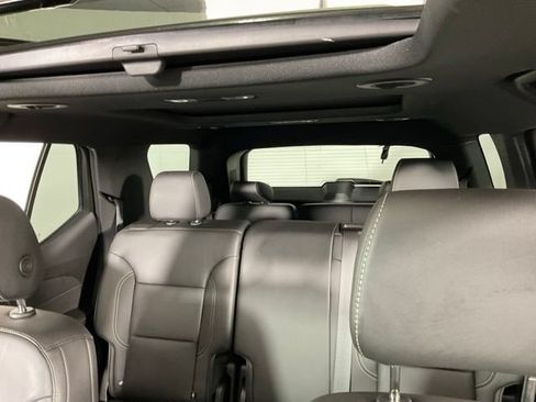 Used 2023 Chevrolet Traverse LT w/ LT Premium Package AWD/4WD image 41