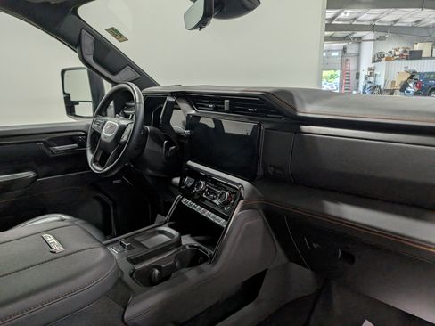 Used 2025 GMC Sierra 2500 AT4 w/ AT4 Premium Plus Package AWD/4WD image 20