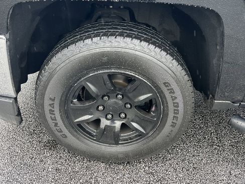 Used 2018 Chevrolet Silverado 1500 LT image 24