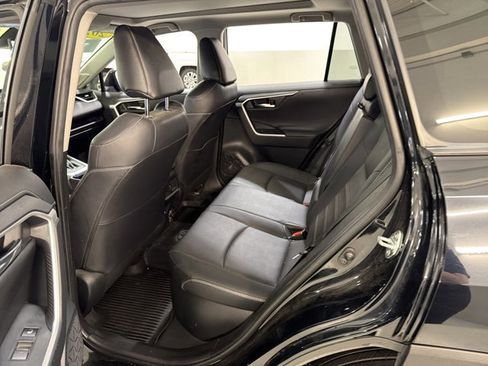Used 2022 Toyota RAV4 Limited AWD/4WD image 8