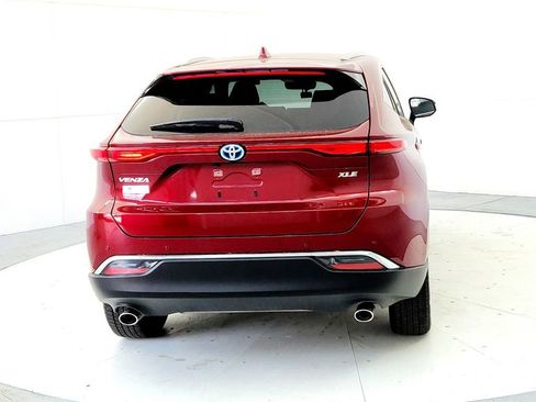 Used 2023 Toyota Venza XLE AWD/4WD image 5