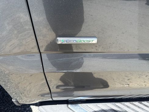 Used 2015 Ford F150 XLT AWD/4WD image 9