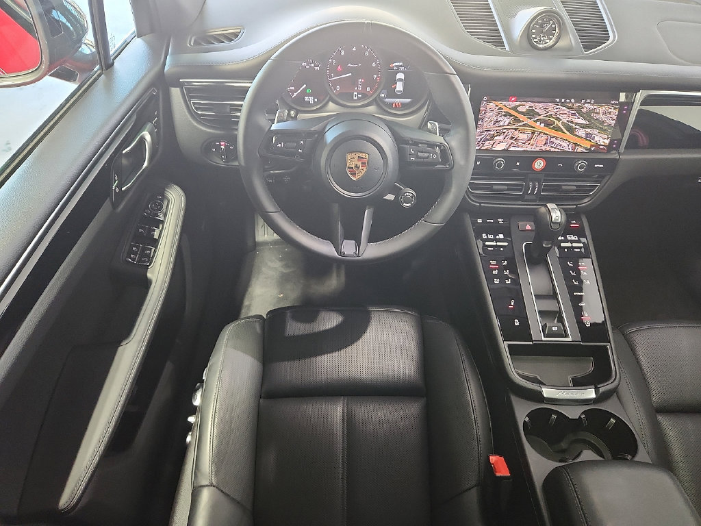 Certified 2026 Porsche Macan Turbo AWD/4WD image 12