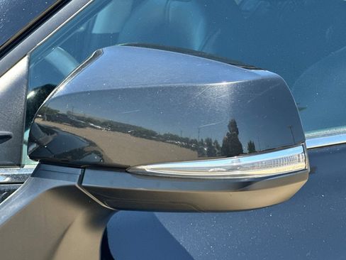 Used 2022 Toyota Highlander XLE AWD/4WD image 51