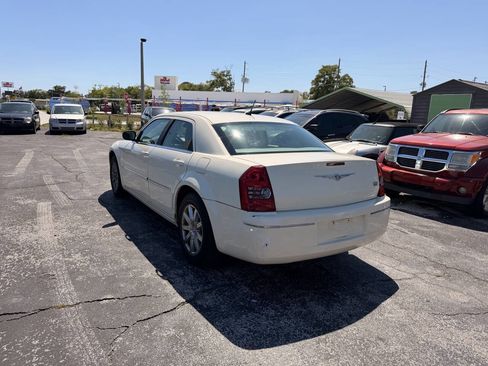 Used 2008 Chrysler 300 Touring RWD image 6