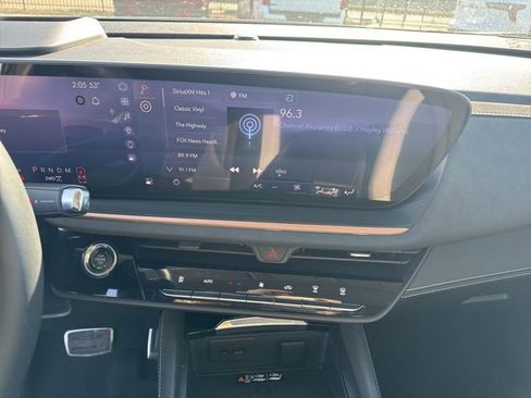 Used 2025 Buick Envision Sport Touring image 11