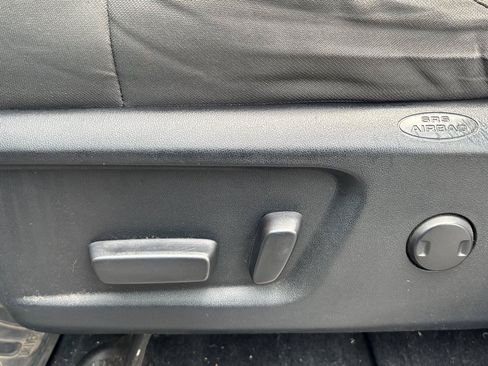 Used 2018 Toyota Tundra SR5 w/ SR5 Upgrade Package RWD image 15