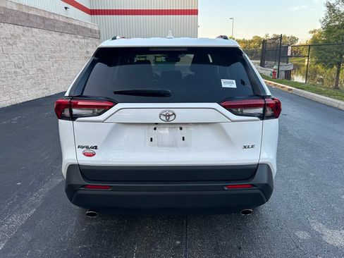 Used 2025 Toyota RAV4 XLE w/ Convenience Package FWD image 5