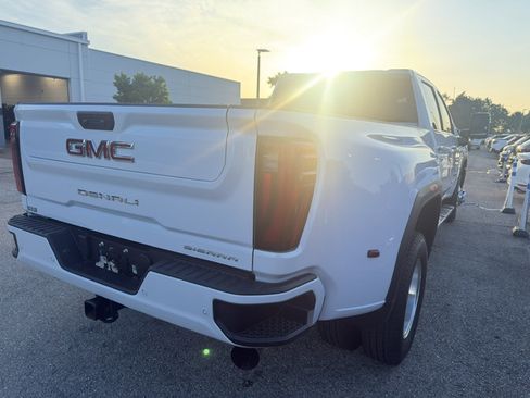 Used 2026 GMC Sierra 3500 Denali AWD/4WD image 2