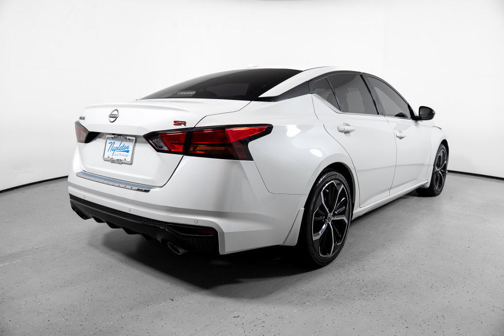 Used 2023 Nissan Altima 2.5 SR FWD image 8
