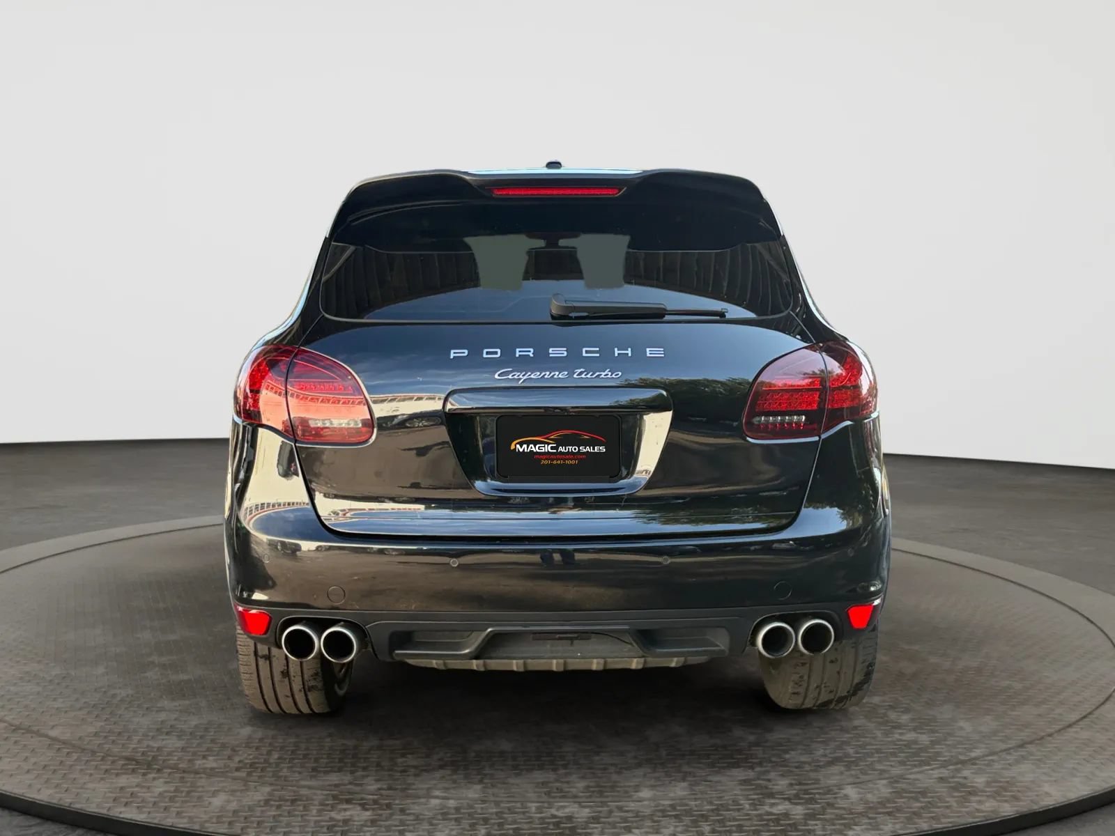 Used 2013 Porsche Cayenne Turbo AWD/4WD image 9