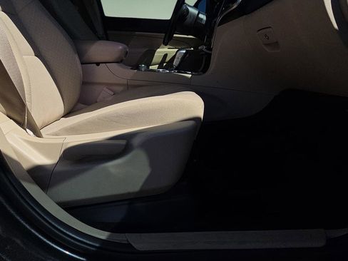 Used 2020 Jeep Grand Cherokee Laredo image 15