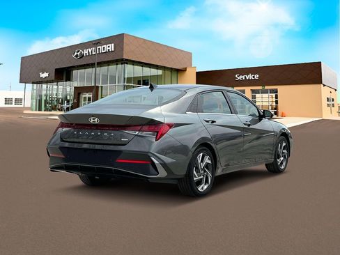 New 2025 Hyundai Elantra Limited FWD image 7