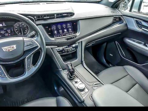 Certified 2024 Cadillac XT5 Premium Luxury AWD/4WD image 17