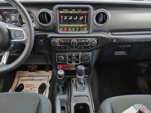 Used 2023 Jeep Wrangler Unlimited Rubicon 4xe image 15