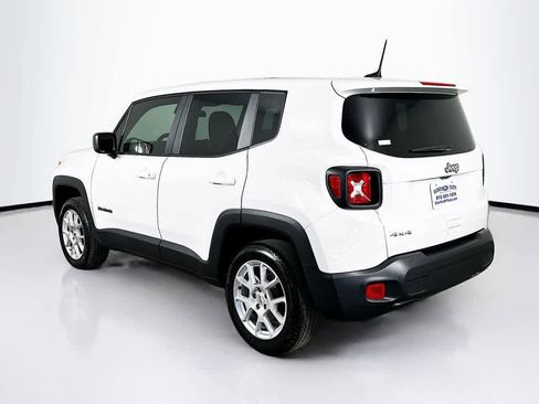 Used 2023 Jeep Renegade Latitude AWD/4WD image 4