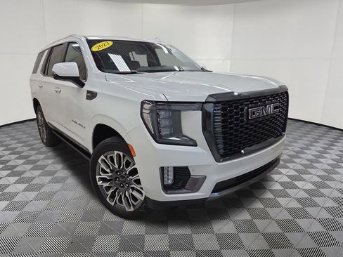 Used 2023 GMC Yukon Denali Ultimate w/ LPO, Floor Liner Package AWD/4WD image 3
