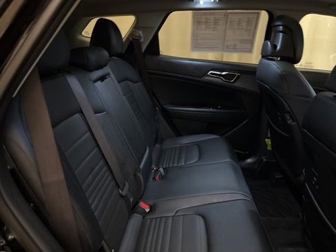 Certified 2025 Kia Sportage SX Prestige image 25