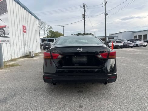 Used 2023 Nissan Altima 2.5 SR FWD image 7