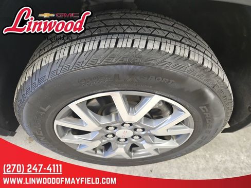 Used 2023 GMC Acadia SLT FWD image 9