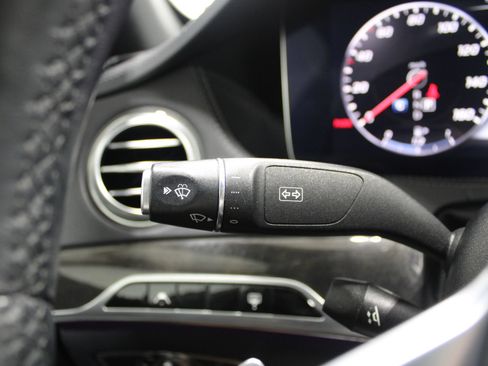 Used 2019 Mercedes-Benz S 560 Sedan image 38