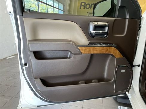 Used 2018 GMC Sierra 1500 SLT w/ SLT Premium Package image 9