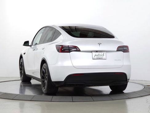 Used 2023 Tesla Model Y Long Range AWD/4WD image 5