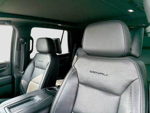 Used 2022 GMC Yukon Denali w/ Denali Ultimate Package image 13
