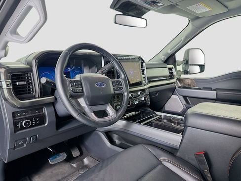 Used 2024 Ford F350 Lariat w/ Lariat Ultimate Package image 10