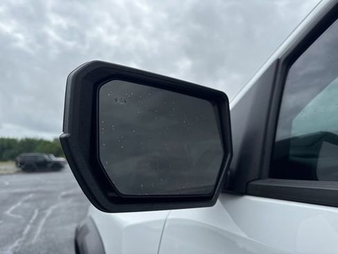Used 2024 Chevrolet Colorado ZR2 w/ Technology Package AWD/4WD image 27