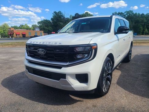 New 2026 Ford Expedition Max Platinum image 2