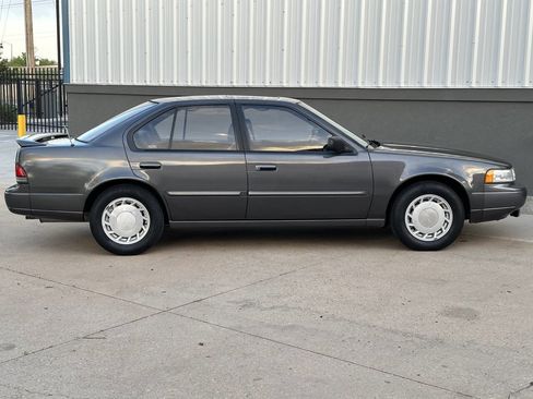 Used 1989 Nissan Maxima SE image 39