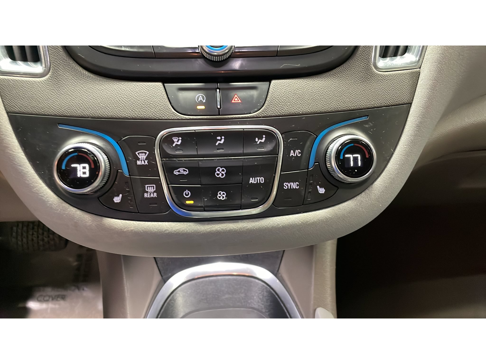 Used 2021 Chevrolet Malibu LT FWD image 12