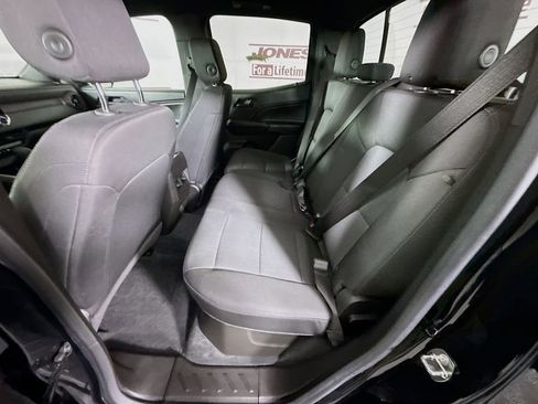 Used 2023 Chevrolet Colorado Trail Boss w/ Technology Package image 28