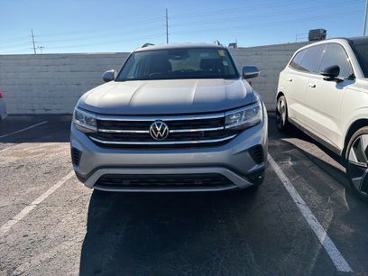 Used 2022 Volkswagen Atlas SE w/ Black Wheel Package