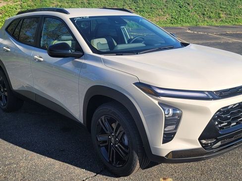 New 2026 Chevrolet Trax ACTIV w/ Driver Confidence Package image 2