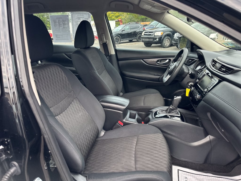 Used 2018 Nissan Rogue S AWD/4WD image 20