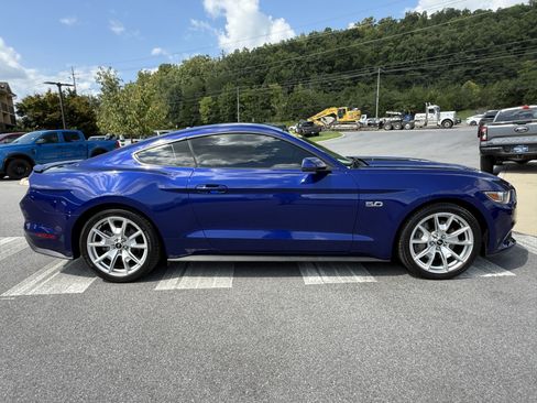 Used 2015 Ford Mustang GT Premium w/ Equipment Group 401A RWD image 4