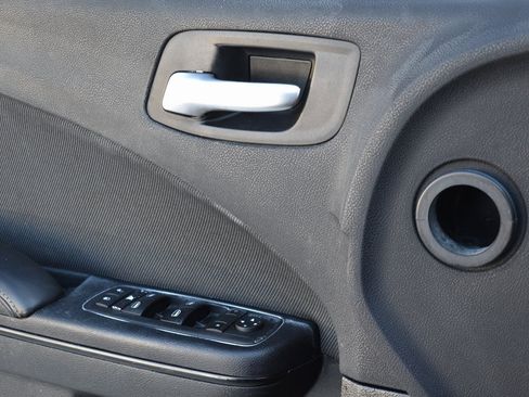 Used 2018 Dodge Charger SXT w/ Blacktop Package image 10