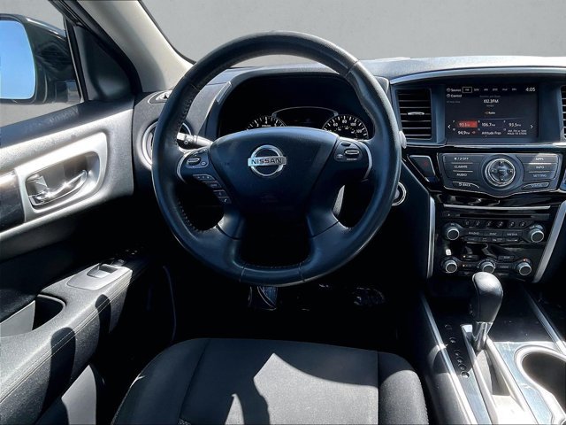 Used 2017 Nissan Pathfinder SV FWD image 7